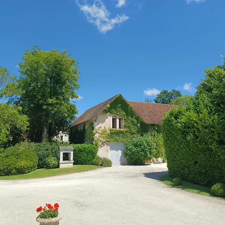 Large 3 Bedroom In The Grounds Of A Chateau * Saint-Paul-Lizonne