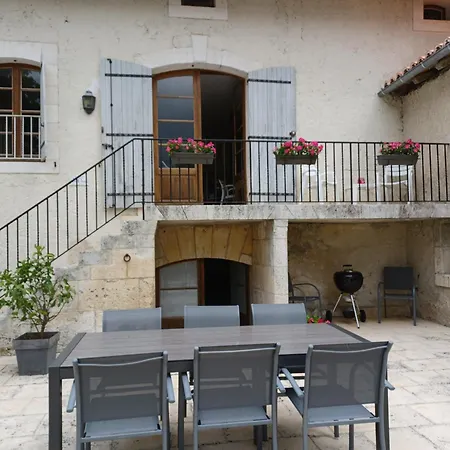 Apartment Large 3 Bedroom In The Grounds Of A Chateau *