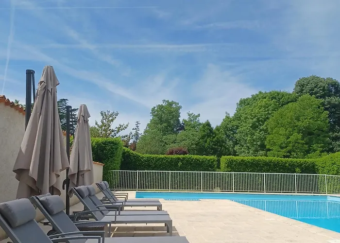 Lejlighed Big 4 Bedroom In The Grounds Of A Chateau Saint-Paul-Lizonne